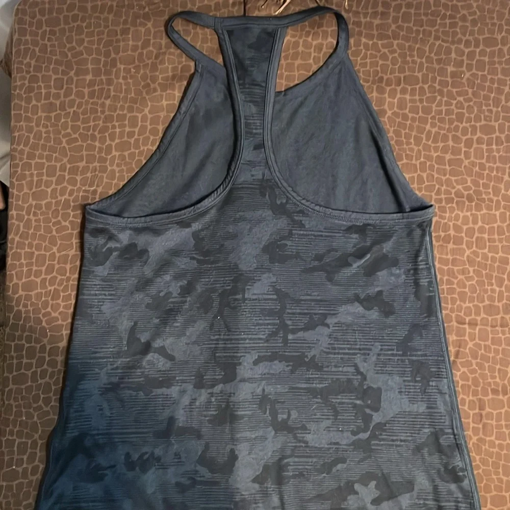 OGIO Top - Picture 2 of 2